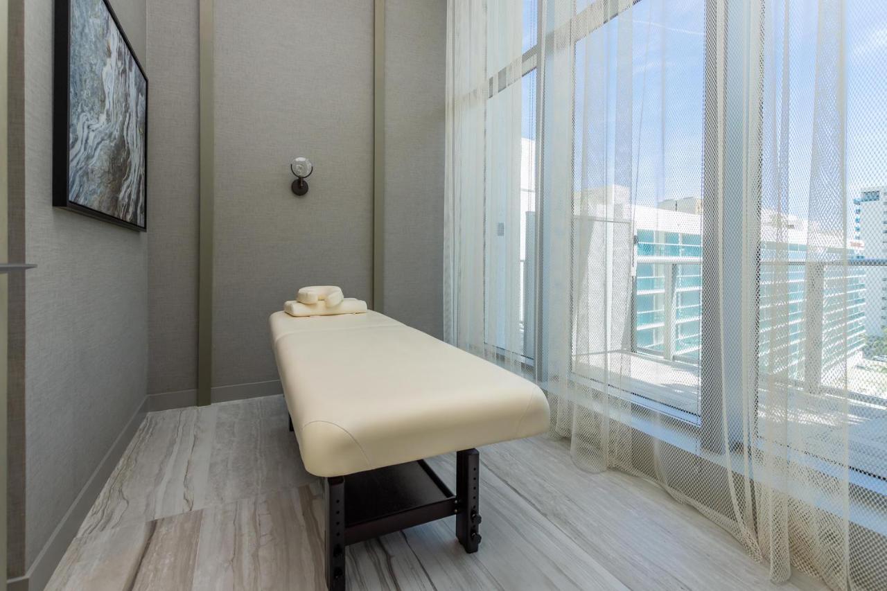 Espectacular Condo Esquina Beach House Hollywood Apartamento Екстериор снимка